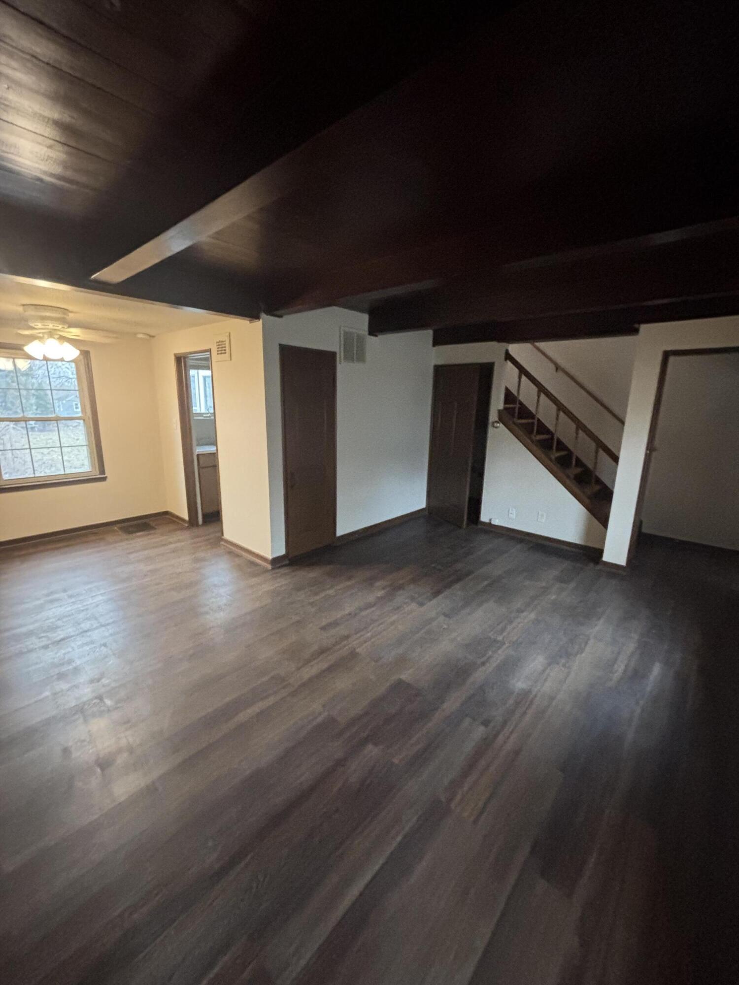 5586 Azalea Court Greendale, WI 53129 - Photo 4 of 21 IMG_1507