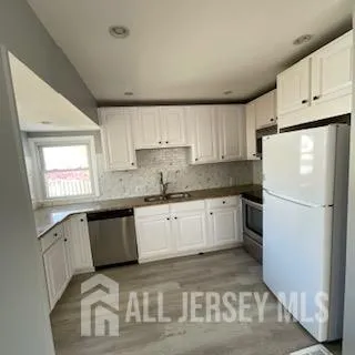 $3,600 | 2 Westbury Drive, Iselin, NJ 08830