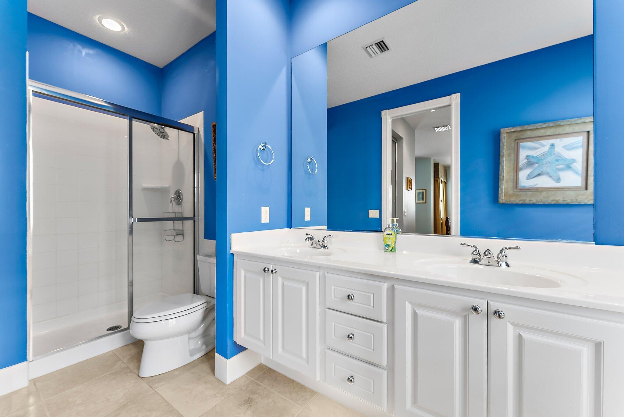 115 Castries Drive Jupiter, FL 33458 - Photo 30 of 60 Primary Bathroom