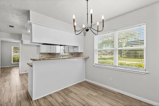 $2,300 | 27201 Paula Lane, Conroe, TX 77385