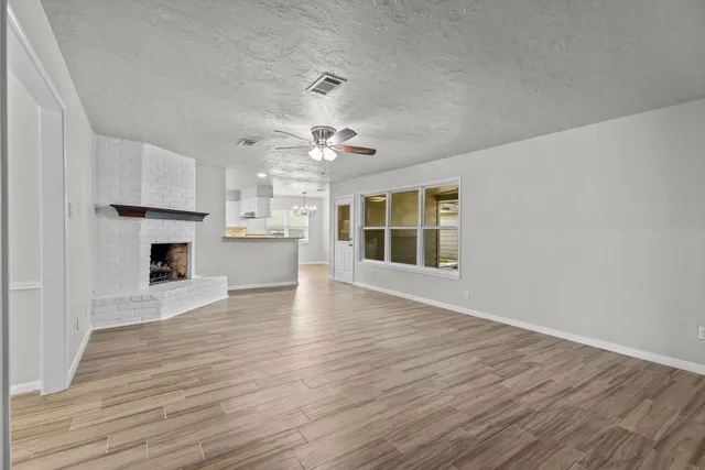 $2,300 | 27201 Paula Lane, Conroe, TX 77385