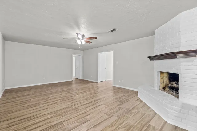 $2,300 | 27201 Paula Lane, Conroe, TX 77385