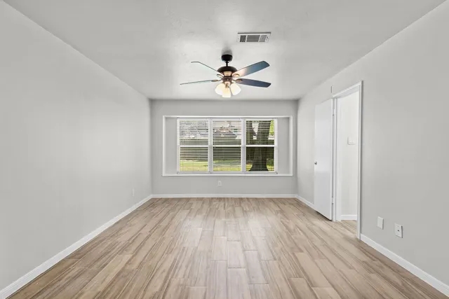 $2,300 | 27201 Paula Lane, Conroe, TX 77385