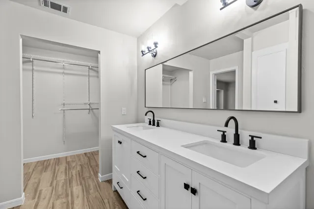 $2,300 | 27201 Paula Lane, Conroe, TX 77385