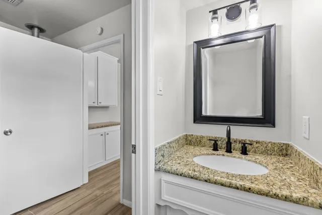 $2,300 | 27201 Paula Lane, Conroe, TX 77385