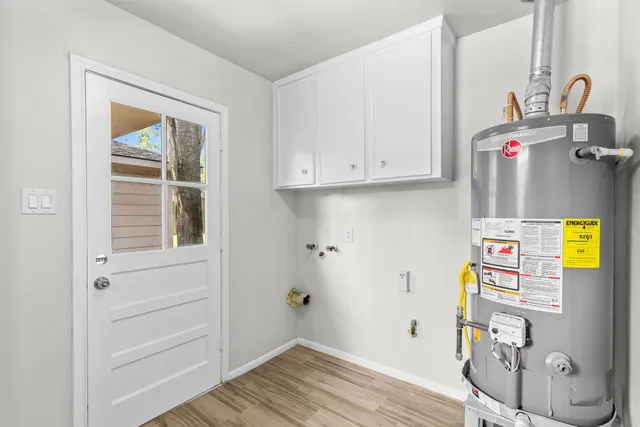 $2,300 | 27201 Paula Lane, Conroe, TX 77385