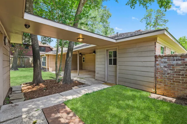 $2,300 | 27201 Paula Lane, Conroe, TX 77385