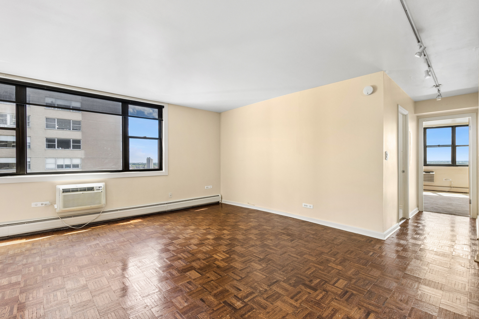 6325 North Sheridan Road, Unit 1606 Chicago, IL 60660 - Photo 6 of 21