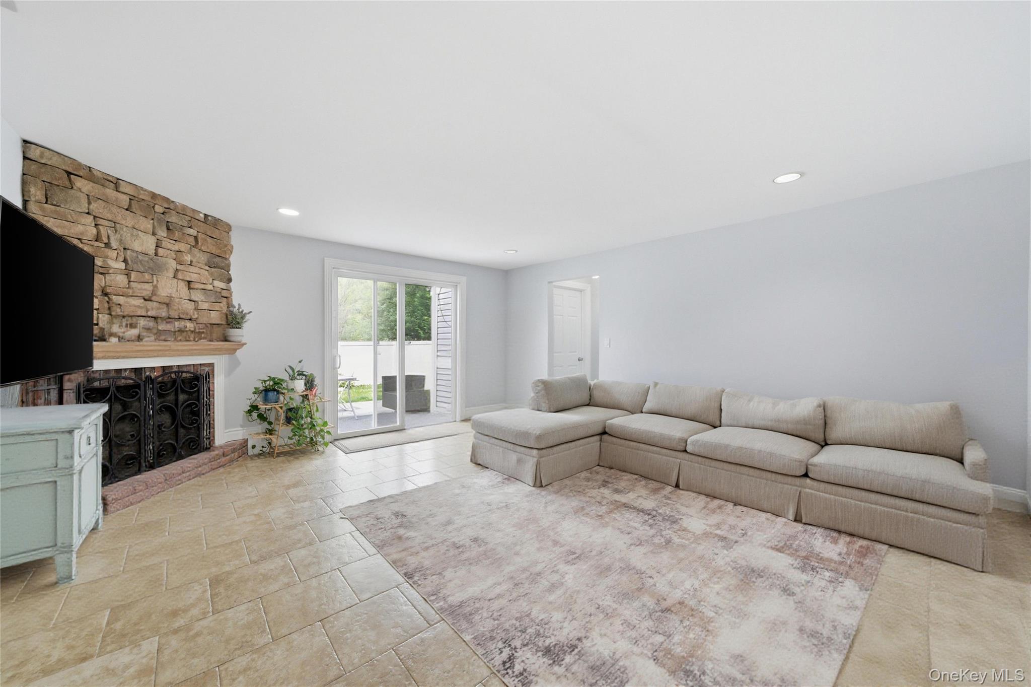 161 Sunset Road Massapequa, NY 11758 - Photo 4 of 36