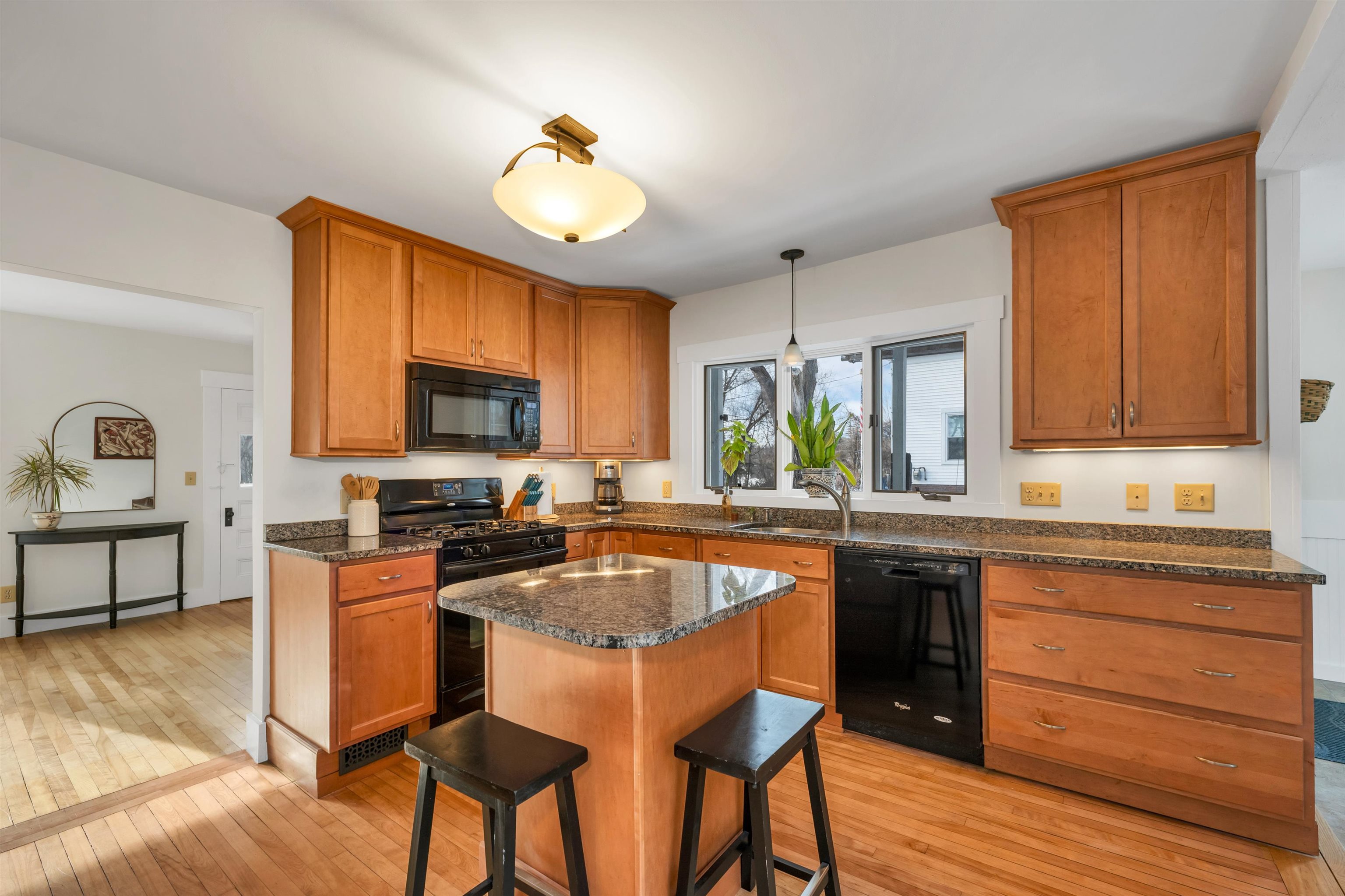 116 Woodridge Road Franklin, NH 03235 - Photo 1 of 38 Gallery Image 1