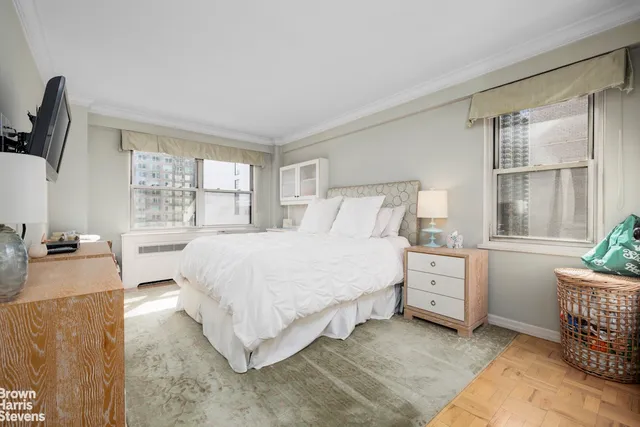 $629,000 | 166 East 35th Street, Unit 10G | Murray Hill