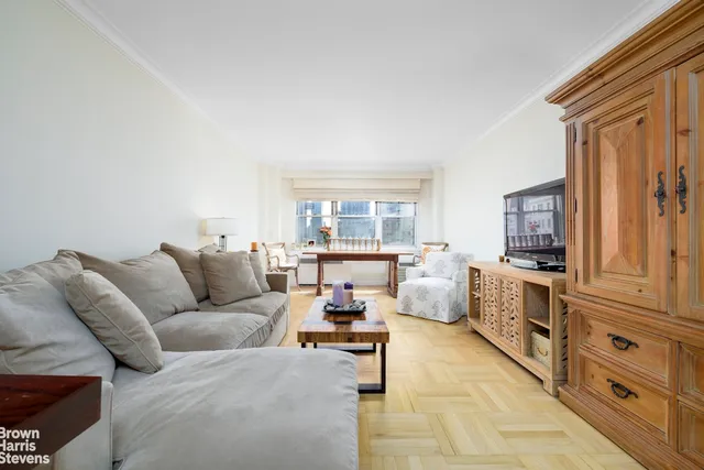 $629,000 | 166 East 35th Street, Unit 10G | Murray Hill