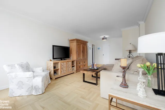 $629,000 | 166 East 35th Street, Unit 10G | Murray Hill