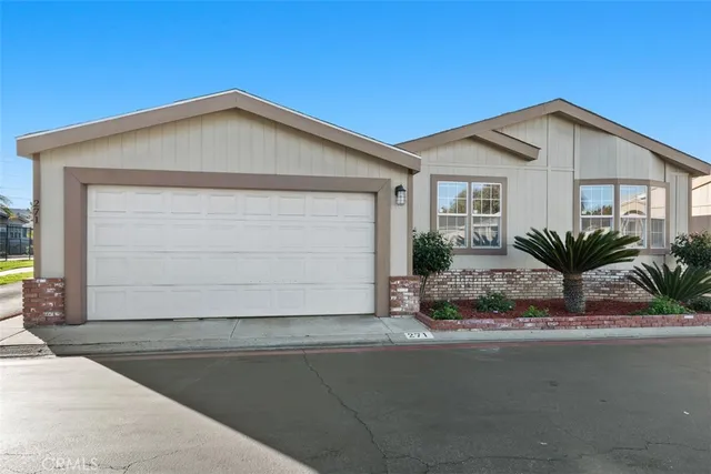 $330,000 | 5815 East La Palma Avenue, Unit 271, Anaheim, CA 92807