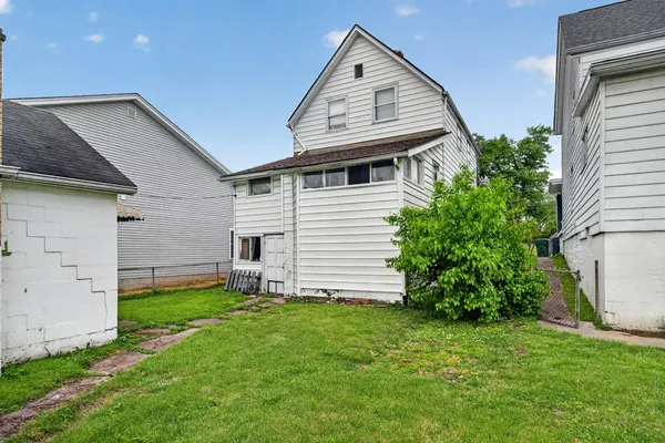 $180,000 | 554 West High Street, Lawrenceburg, IN 47025