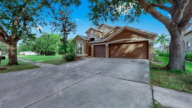 $515,000 | 15513 Martinmeadow Drive, Lithia, FL 33547