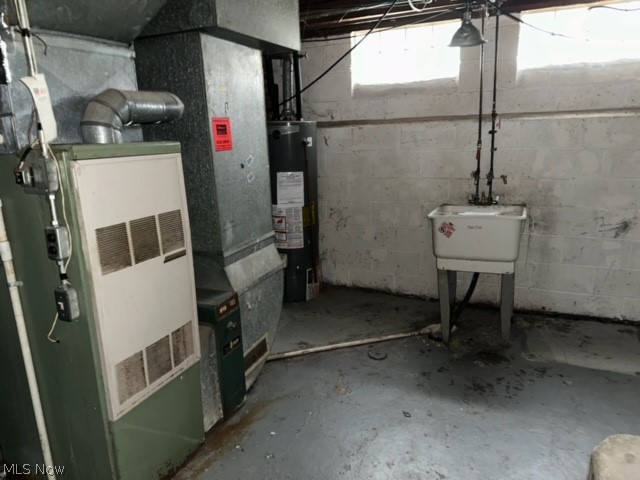 5615 Dunham Road Maple Heights, OH 44137 - Photo 23 of 29 Basement featuring gas water heater