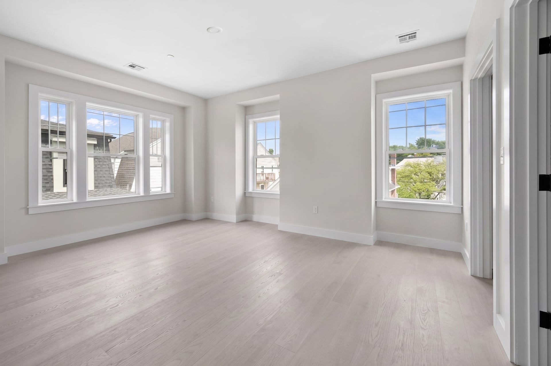10-3 Corinthian Road, Unit 3 Somerville, MA 02144 - Photo 8 of 14 Gallery Image 8