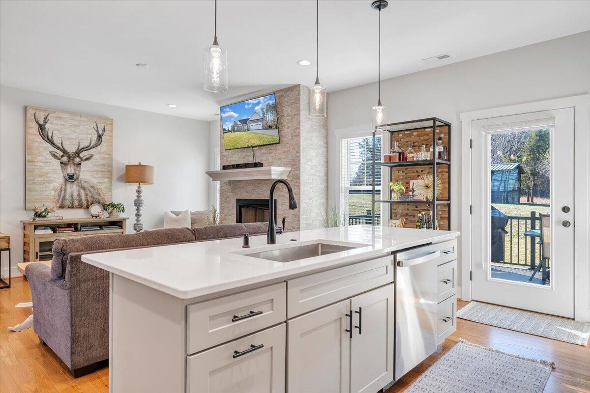 6340 Scruggs Road Moneta, VA 24121 - Photo 21 of 71 21-MIB05552