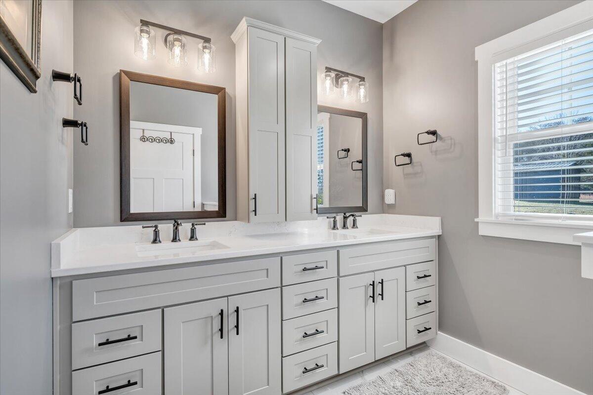 6340 Scruggs Road Moneta, VA 24121 - Photo 27 of 71 27-MIB05573