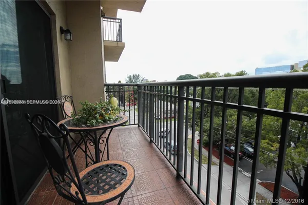 $2,500 | 3590 Coral Way, Unit 509, Miami, FL 33145