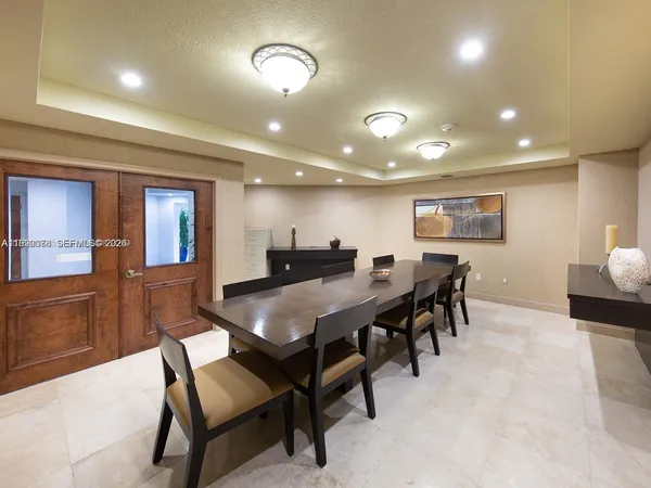 $2,500 | 3590 Coral Way, Unit 509, Miami, FL 33145