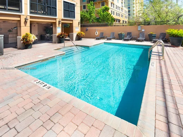 $2,500 | 3590 Coral Way, Unit 509, Miami, FL 33145