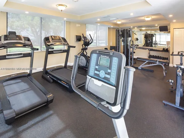 $2,500 | 3590 Coral Way, Unit 509, Miami, FL 33145