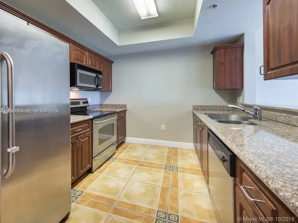 $2,500 | 3590 Coral Way, Unit 509, Miami, FL 33145