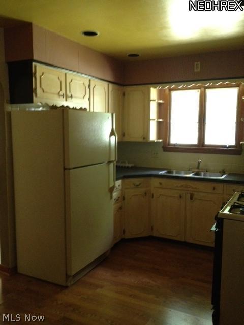 1895 Far View Road Akron, OH 44312 - Photo 10 of 24 Kitchen