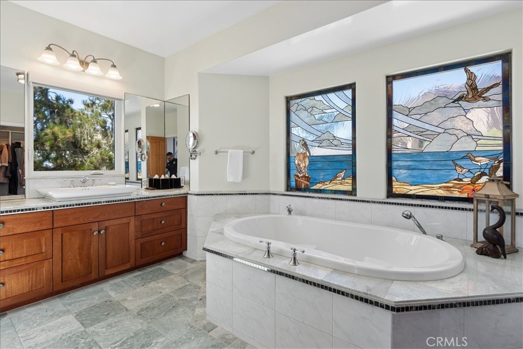 380 Huntington Road Cambria, CA 93428 - Photo 24 of 75 Bath in main suite.
