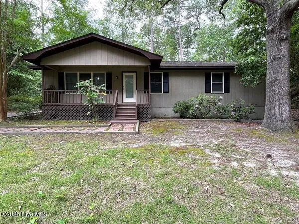 $1,600 | 902 Heather Trail, Aberdeen, NC 28315