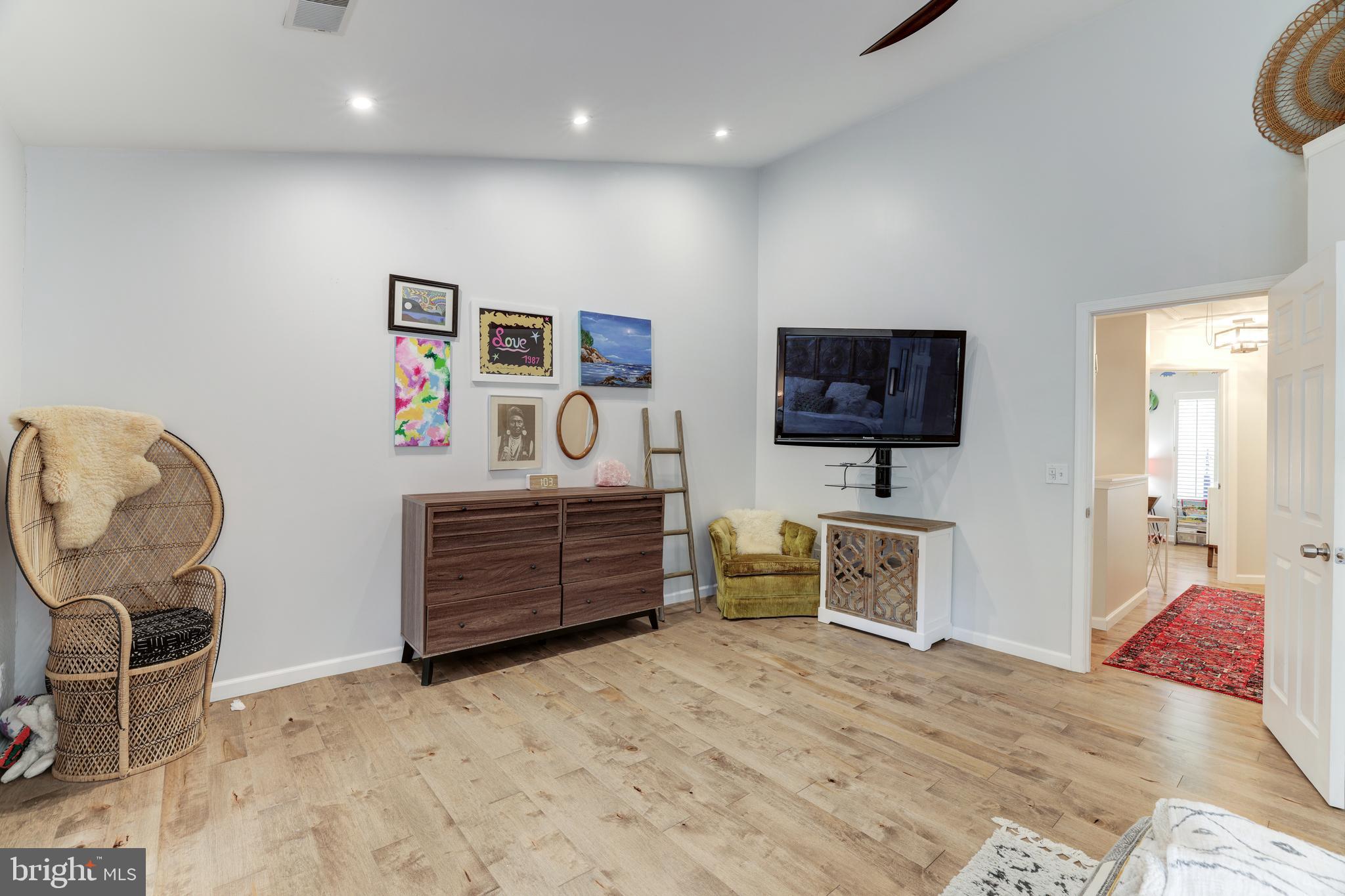 1232 Wild Hawthorn Way Reston, VA 20194 - Photo 32 of 43 Gallery Image 32