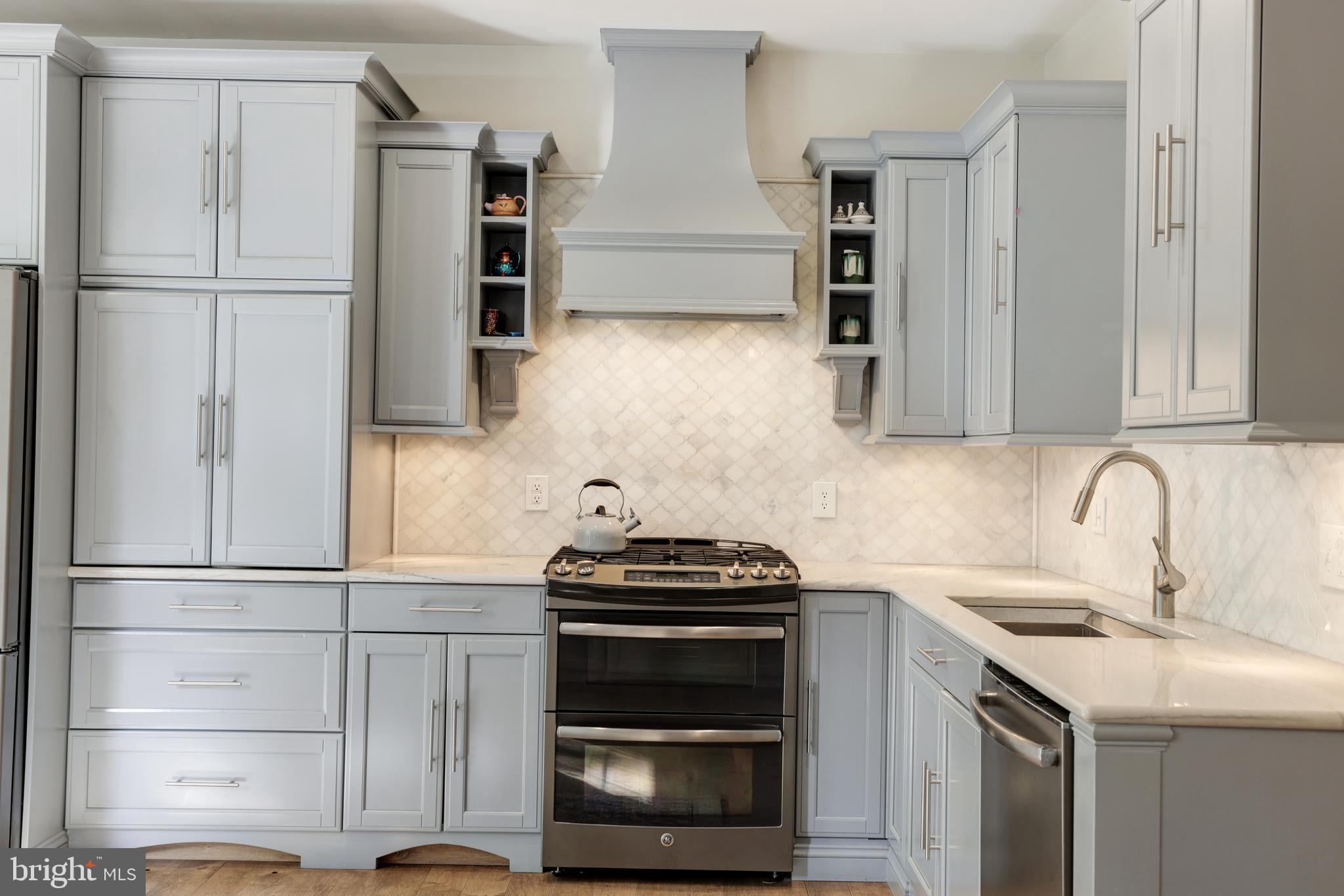 1232 Wild Hawthorn Way Reston, VA 20194 - Photo 4 of 43 Gallery Image 4