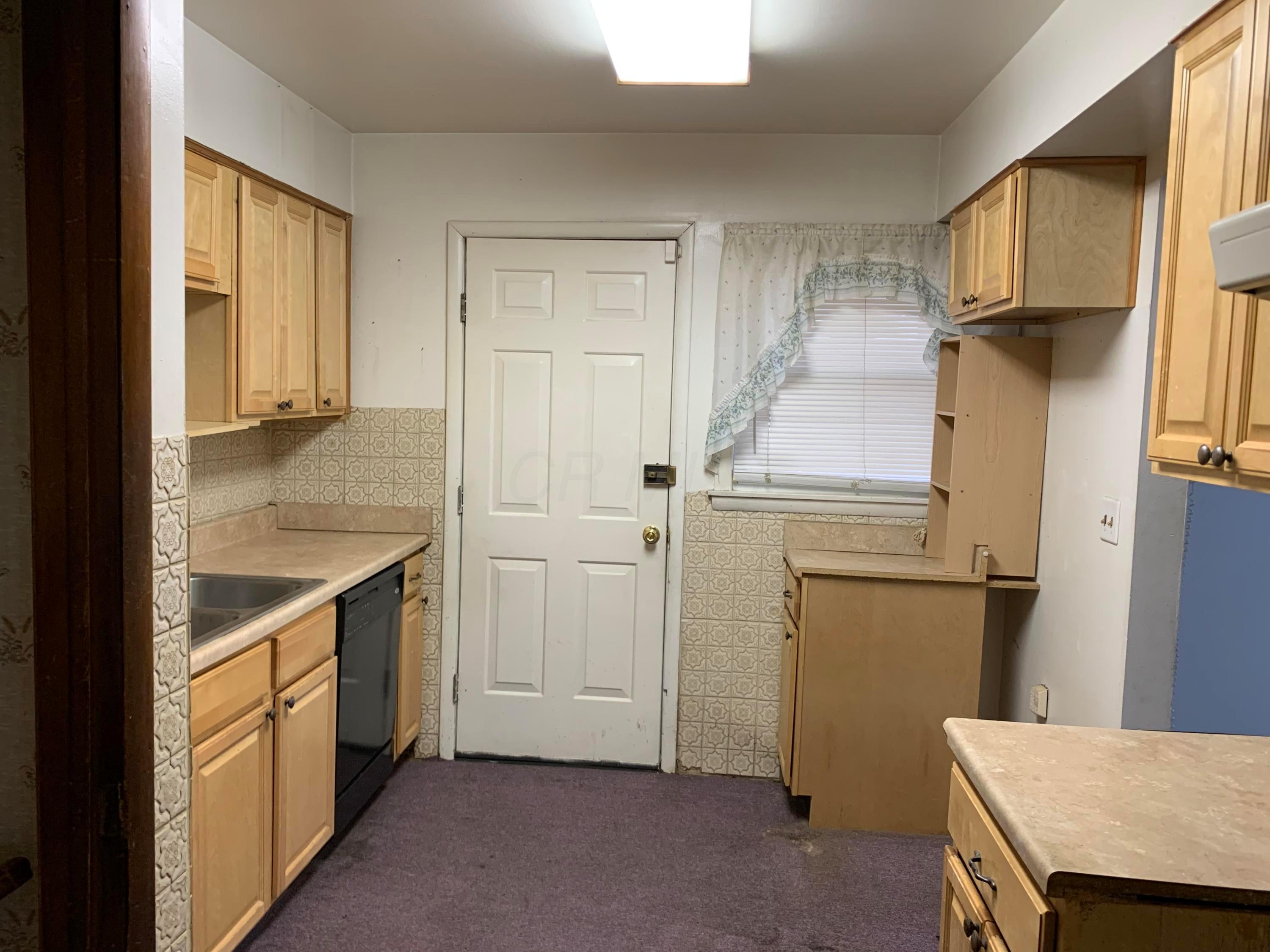 1587 Courtright Road Columbus, OH 43227 - Photo 2 of 29 Gallery Image 2