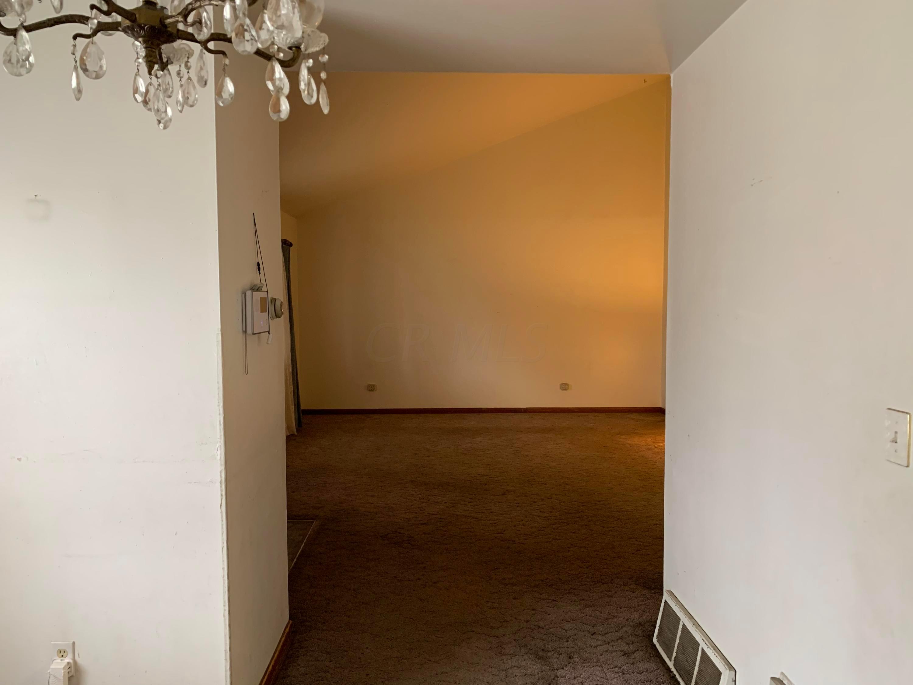 1587 Courtright Road Columbus, OH 43227 - Photo 10 of 29 Gallery Image 10