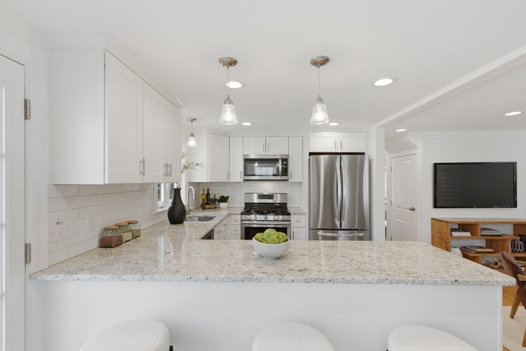 54 Union Street Natick, MA 01760 - Photo 9 of 34