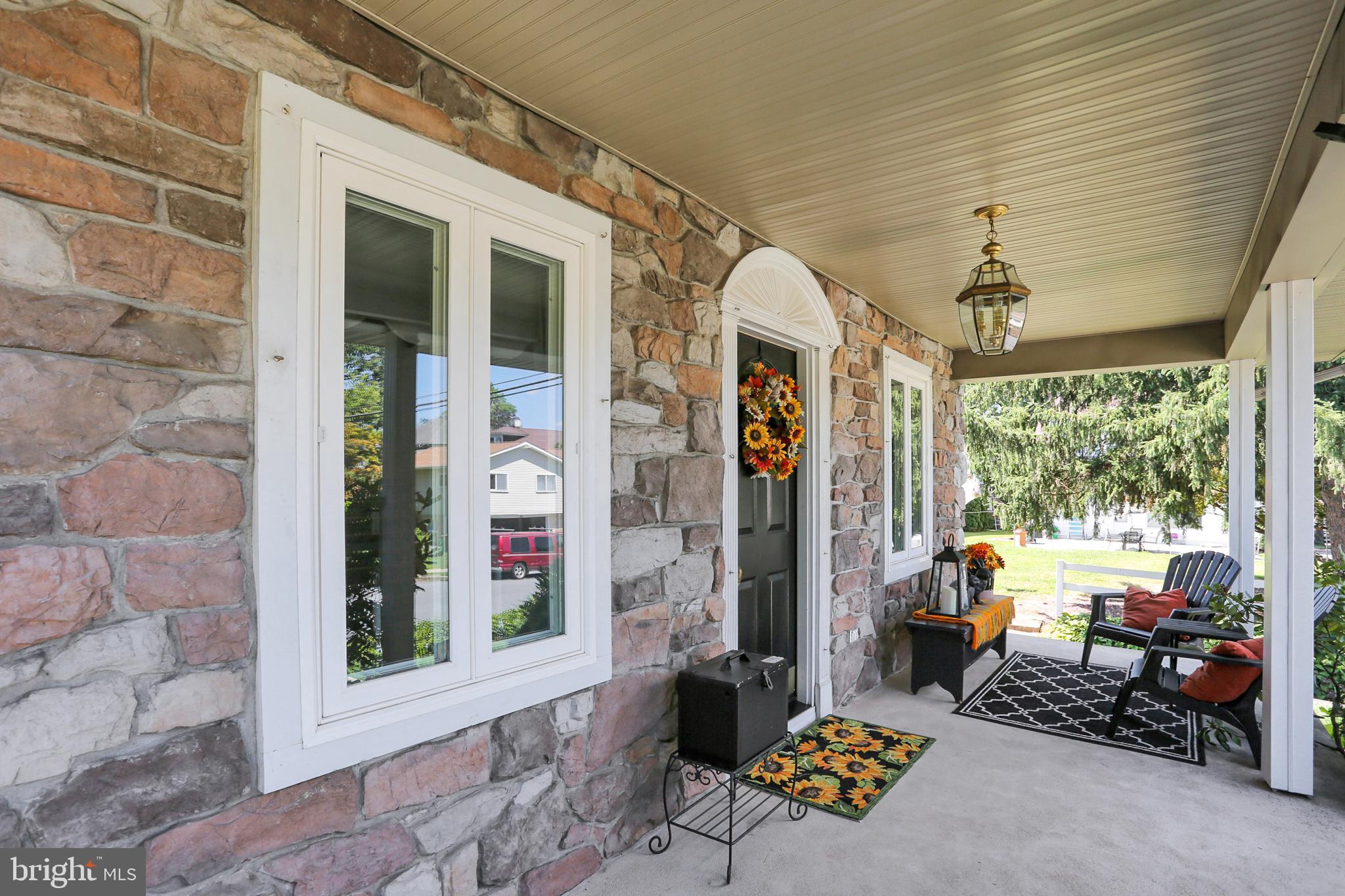230 East Elm Street Reading, PA 19607 - Photo 4 of 29 Front Porch