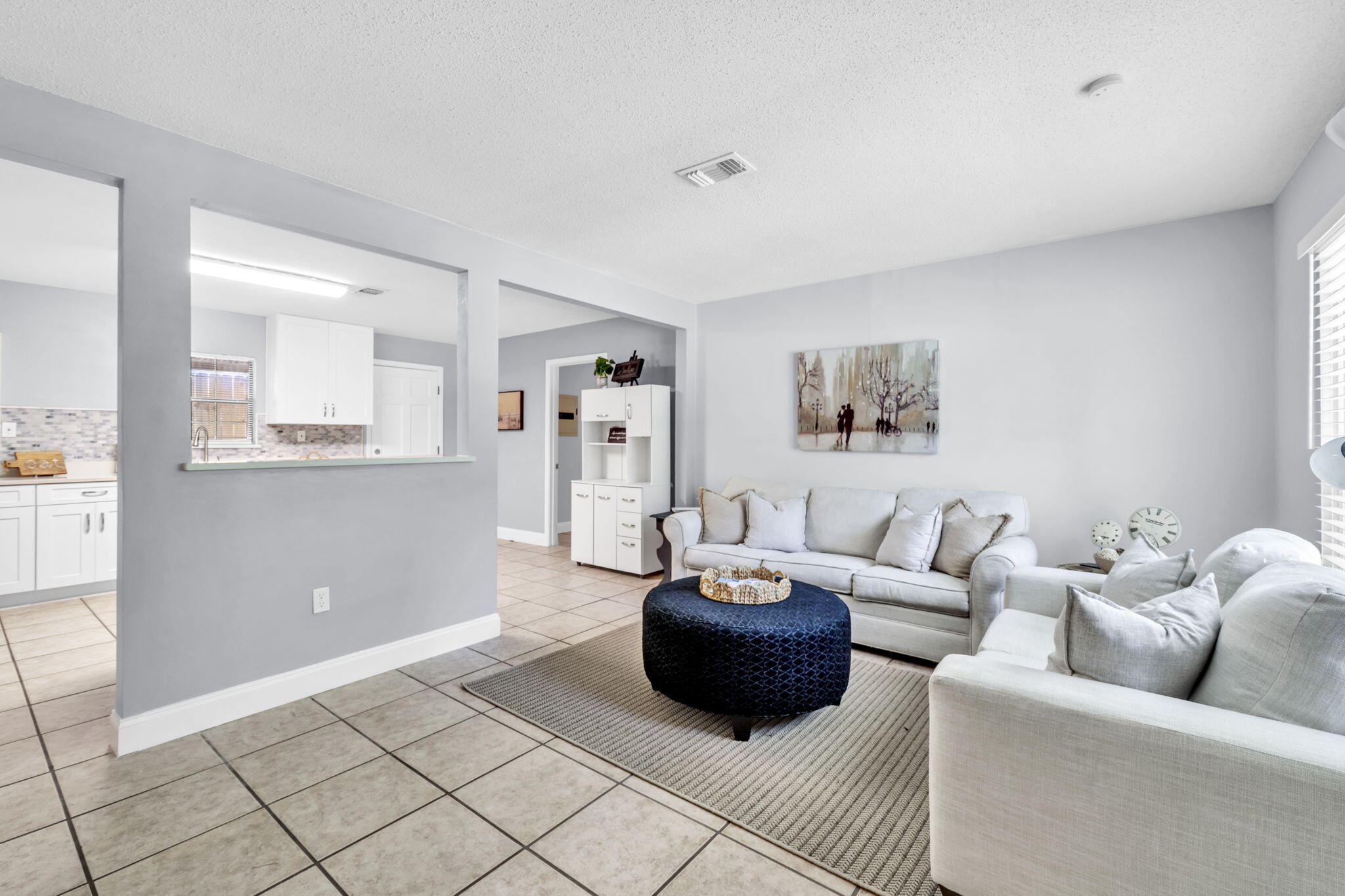 57 7th Street Shalimar, FL 32579 - Photo 12 of 36 57 7th St_ Living Room