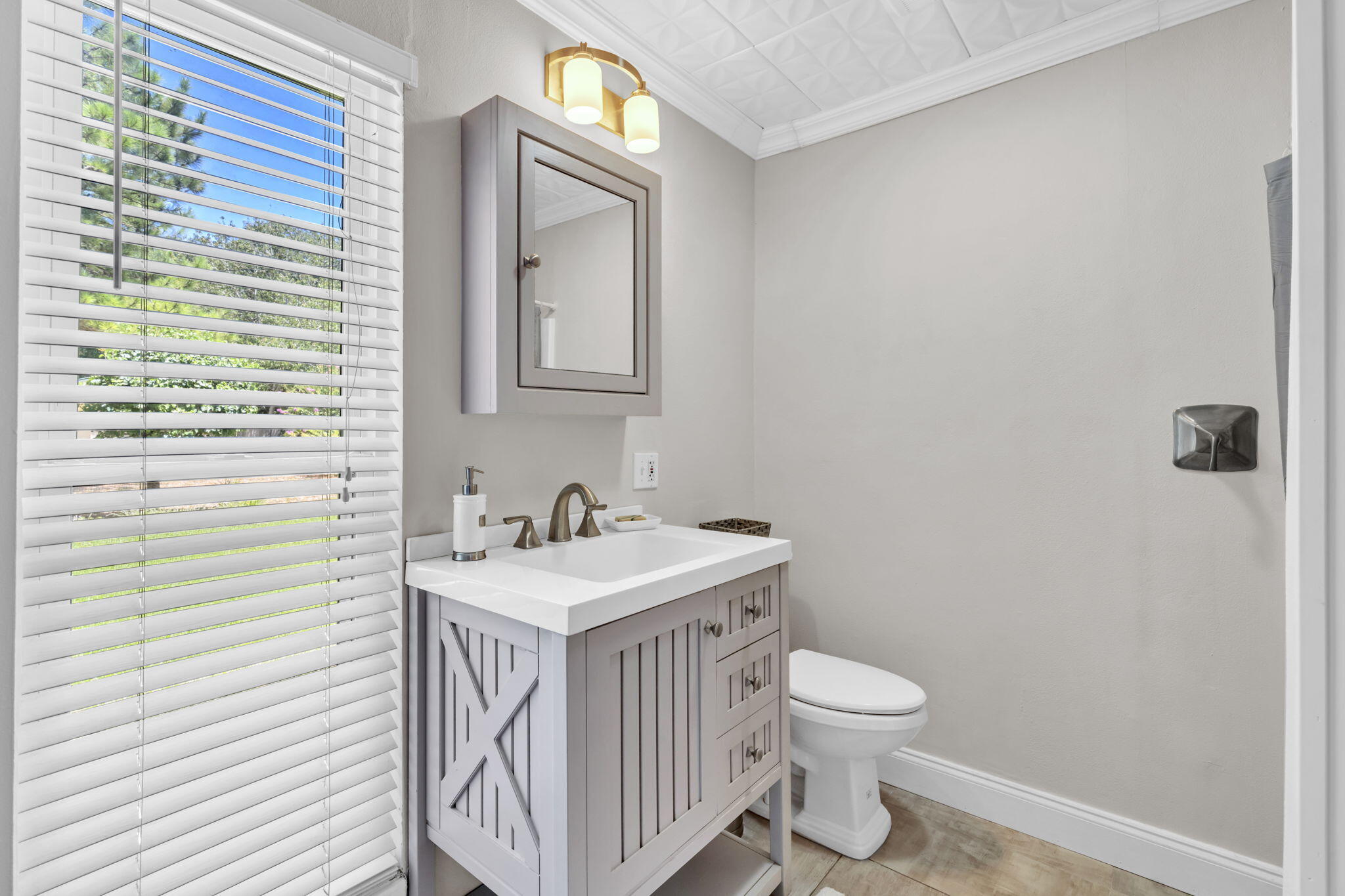 57 7th Street Shalimar, FL 32579 - Photo 23 of 36 57 7th St_ Full Bathroom