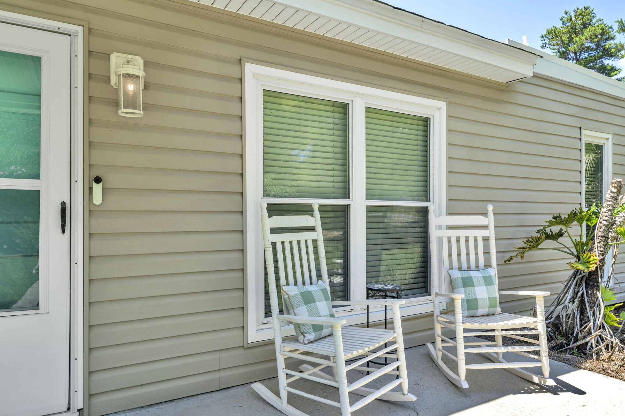 57 7th Street Shalimar, FL 32579 - Photo 4 of 36 57 7th St_ Front Porch