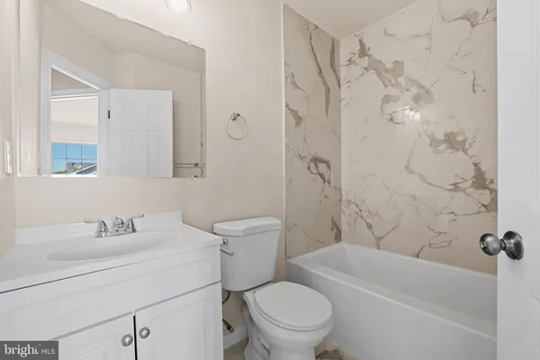 $328,000 | 1330 Hampshire Drive, Unit 7E, Frederick, MD 21702