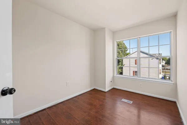 $328,000 | 1330 Hampshire Drive, Unit 7E, Frederick, MD 21702