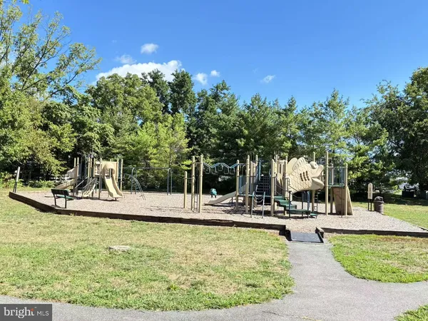 $328,000 | 1330 Hampshire Drive, Unit 7E, Frederick, MD 21702