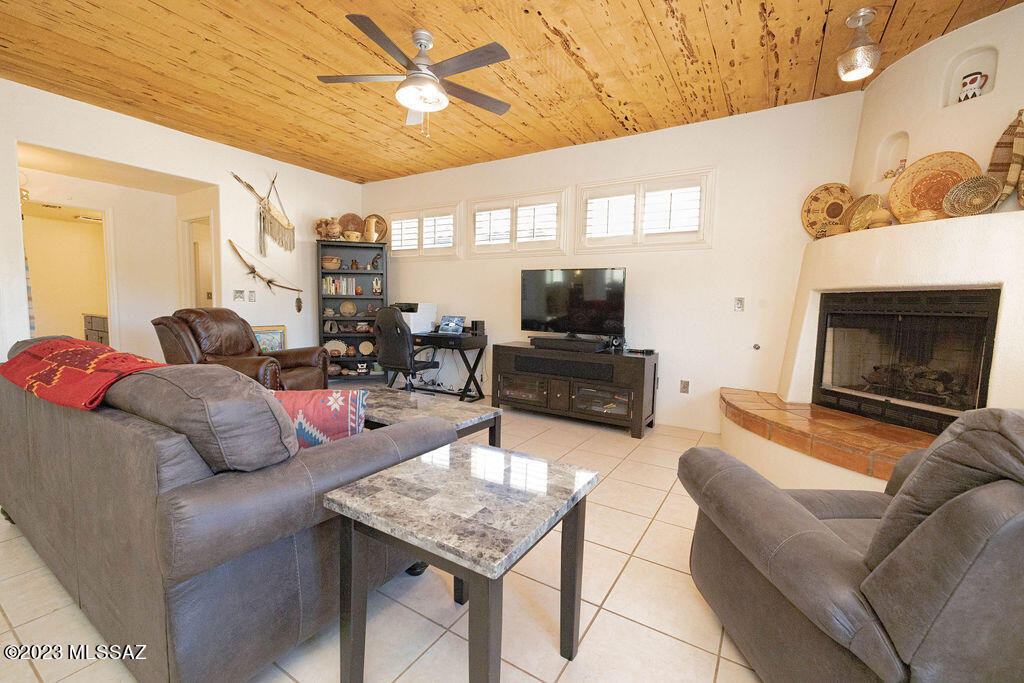 1719 Deer Hollow Loop Tucson, AZ 85737 - Photo 8 of 46