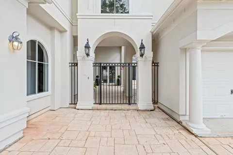 $875,000 | 70 Blooming Grove Lane, Houston, TX 77077