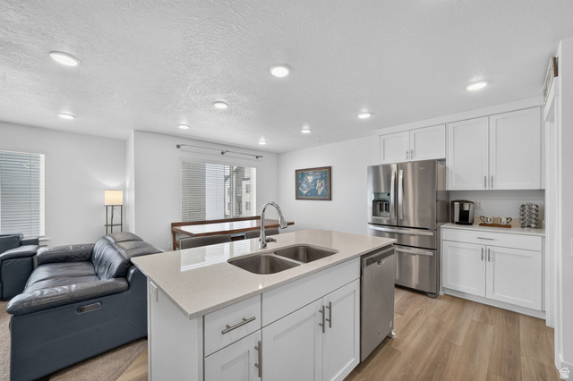 1639 East Indigo Loop Layton, UT 84040 - Photo 10 of 28