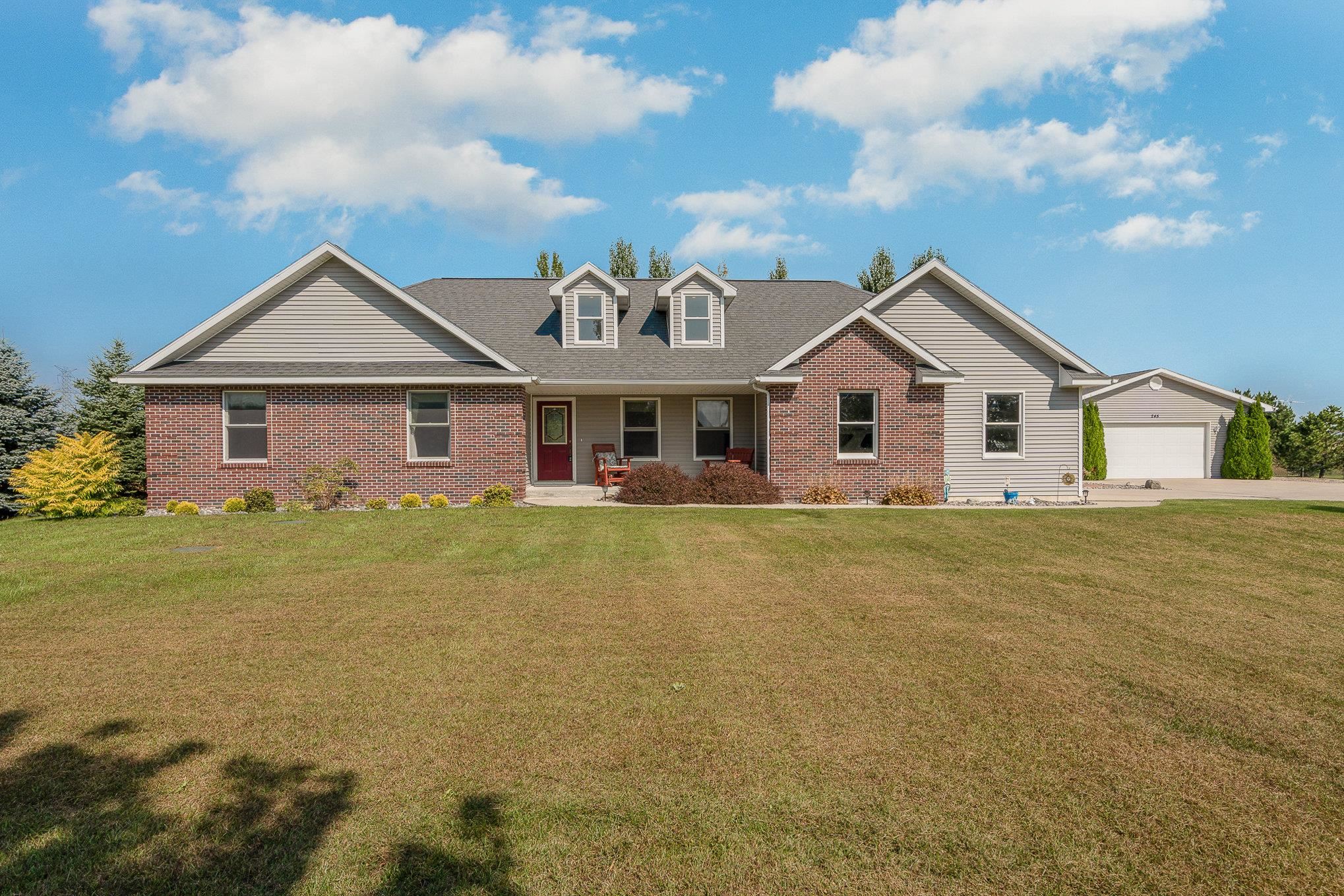245 Delta Road Freeland, MI 48623 - Photo 2 of 34
