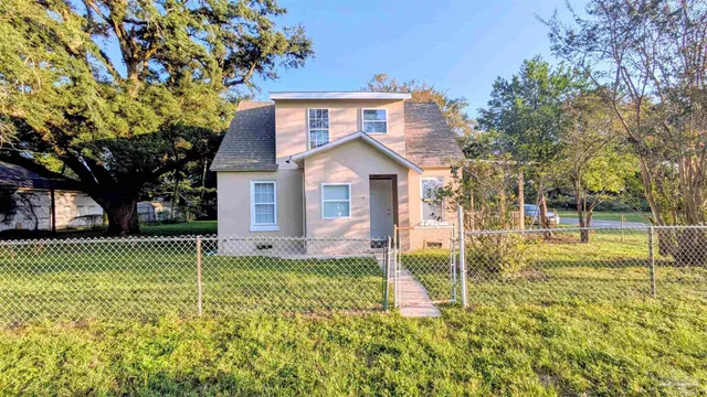 $1,325 | 3500 West Cervantes Street, Pensacola, FL 32505