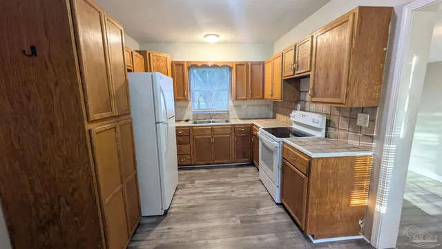 $1,325 | 3500 West Cervantes Street, Pensacola, FL 32505